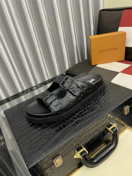 Picture of Louis Vuitton Slippers _SKULVsz38-44hnh0572953